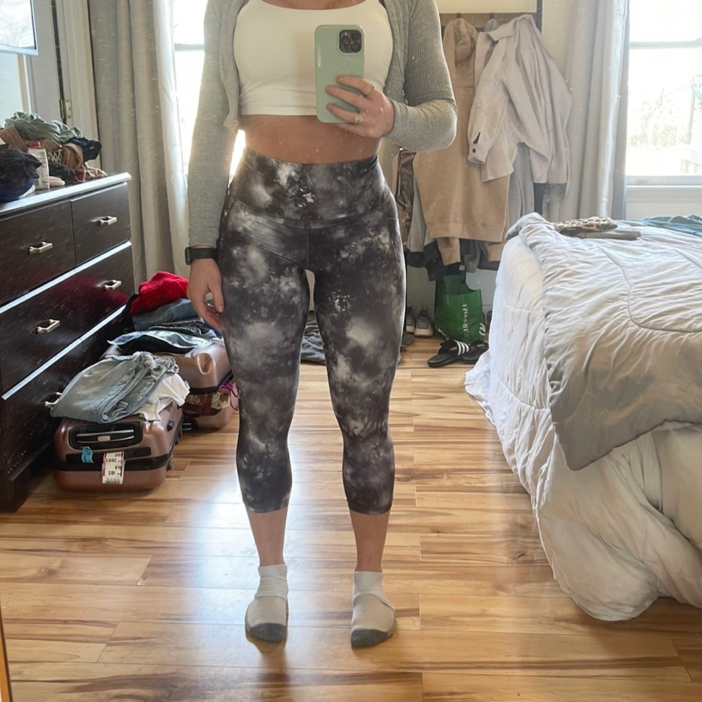 Athleta salutation II capri leggings size S
